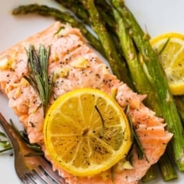 how to bake salmon in foil photo with text