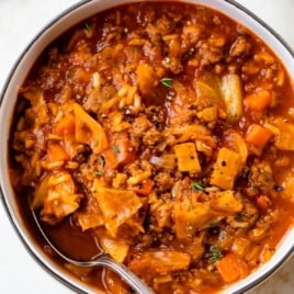 Easy cabbage roll soup with carrots and beef