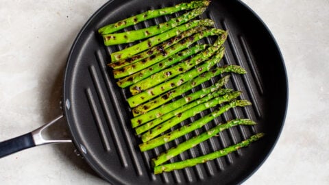 Grilled asparagus in a pan
