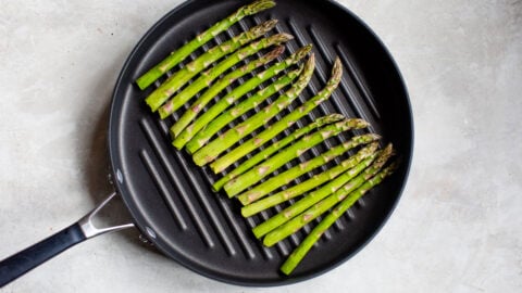 Asparagus spears in a grill pan